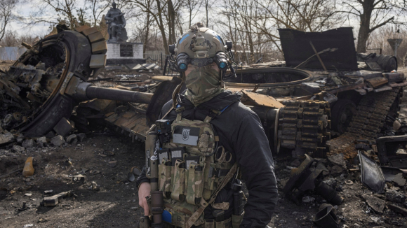 1 Chien Su Den Trua 283 Ukraine Nhuong Bo Nga Rut Khoi Kyiv