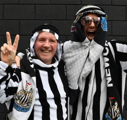 3 Abramovich Bi Ep Ban Chelsea Tiep Theo Se La Ong Chu Cua Man City Va Newcastle