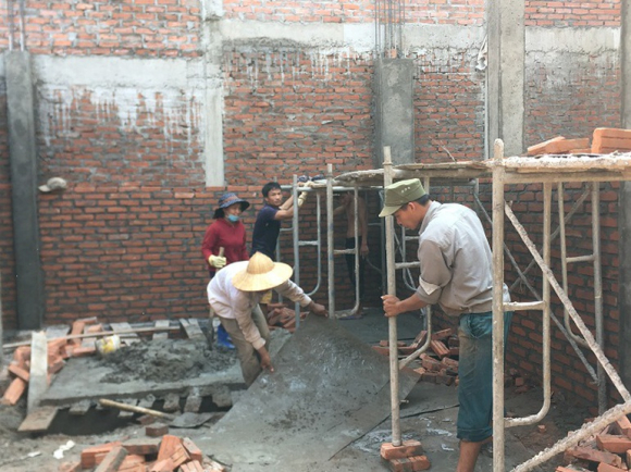 1 Ha Noi Mot Ngoi Nha Xay Sai Phep Nhieu Can Bo Phai Giai Trinh