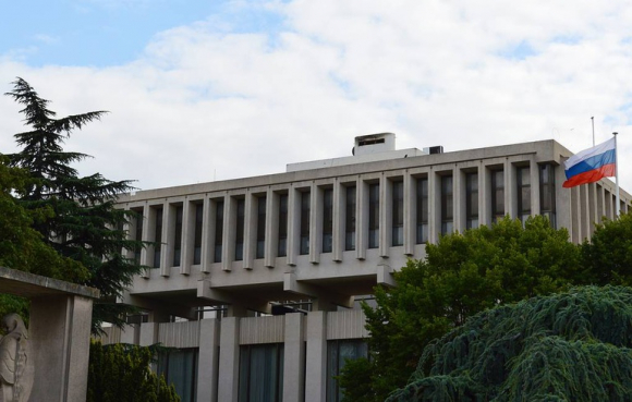 1 Cac Nuoc Chau Au Dong Loat Truc Xuat Hang Chuc Nha Ngoai Giao Nga