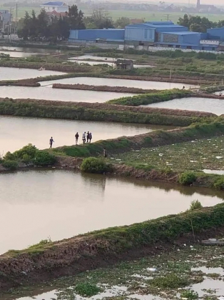 2 Thanh Nien 9x Nam Dinh Dung Cam Nhay Cau 30m Cuu Be Gai Tung La Linh Hai Quan Am Anh Cau Hoi Sao Chu Cuu Chau