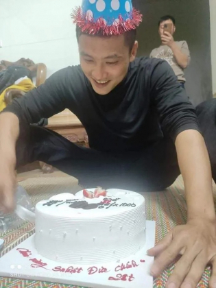 4 Thanh Nien 9x Nam Dinh Dung Cam Nhay Cau 30m Cuu Be Gai Tung La Linh Hai Quan Am Anh Cau Hoi Sao Chu Cuu Chau