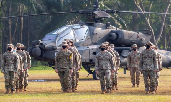 1 Binh Si 14 Nuoc Se Dien Tap Gan Bien Dong