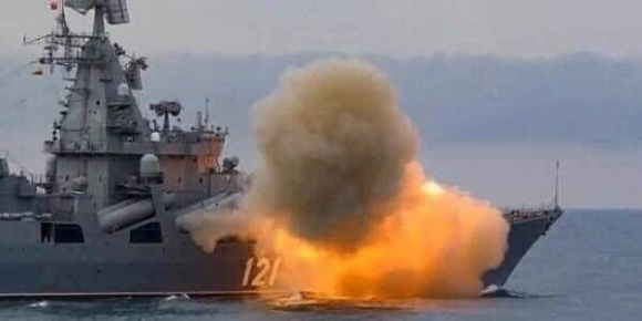 1 Mat Tau Chu Luc Moskva Anh Huong The Nao Den Ham Doi Nga O Bien Den