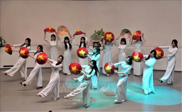 3 Suc Tre Cua Thanh Nien Viet Nam Tai Lb Nga Qua Cuoc Thi Giai Dieu Thanh Nien