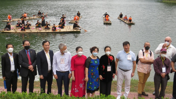 4 Cac Nha Ngoai Giao Quoc Te Tham Di Tich Thu Do Khang Chien Cua Viet Nam