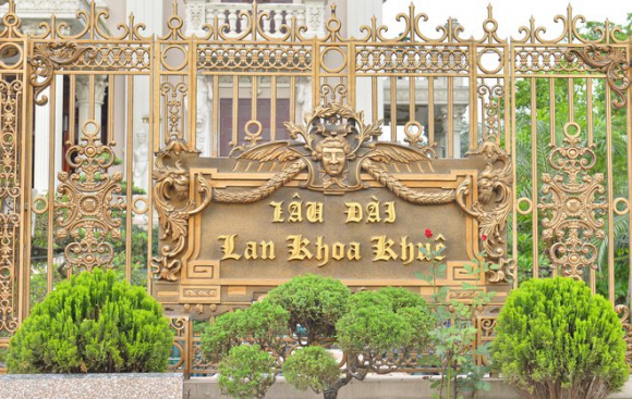 3 Ve Lang Ty Phu O Nam Dinh Ngam Nhung Toa Lau Dai Moc San Sat Nghe Chuyen Con Trai Xay Dinh Thu Tang Bo Me
