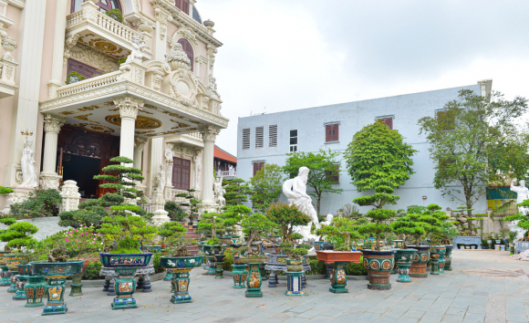4 Ve Lang Ty Phu O Nam Dinh Ngam Nhung Toa Lau Dai Moc San Sat Nghe Chuyen Con Trai Xay Dinh Thu Tang Bo Me