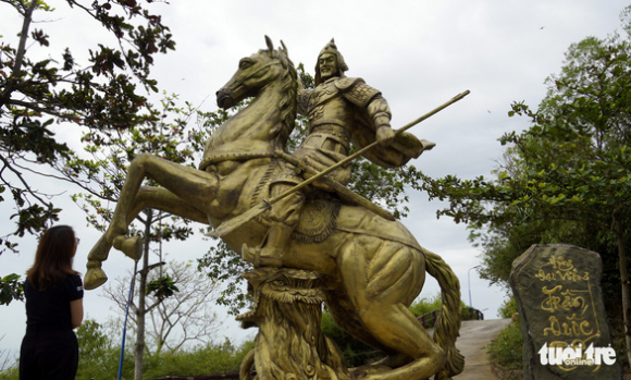 1 Co Khuon Mau Duc Thanh Tran De Lam Tuong Chuan Hay Khong