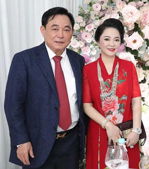 4 Ba Nguyen Phuong Hang Voi Nhung Tranh Chap Tinh Tien