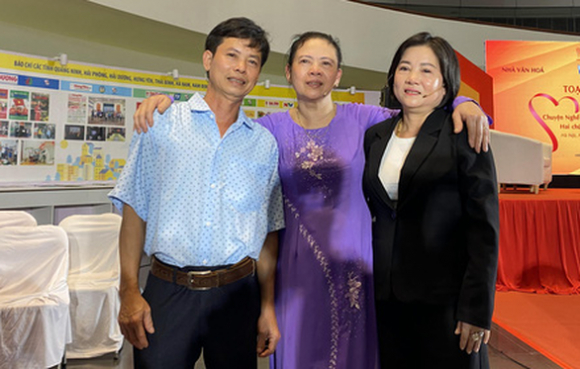 1 Nhu Chua He Co Cuoc Chia Ly Giot Nuoc Mat Ngay Chi Em Gap Lai Sau 47 Nam Ly Tan