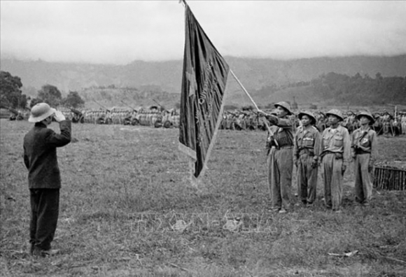 12 Hinh Anh Ve Chien Thang Dien Bien Phu Lung Lay Nam Chau Chan Dong Dia Cau