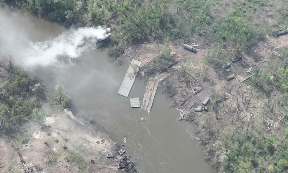 2 Ukraine Phao Kich Cau Phao Ngan Quan Nga Vuot Song