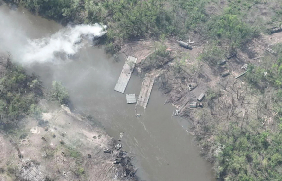 1 Ukraine Cong Bo Video Pha Huy Doan Xe Quan Su Nga Tim Cach Vuot Song