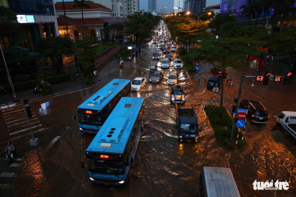 6 Duong Pho Ha Noi Hon Loan Un Tac Dai Sau Con Mua 160mm Hiem Gap