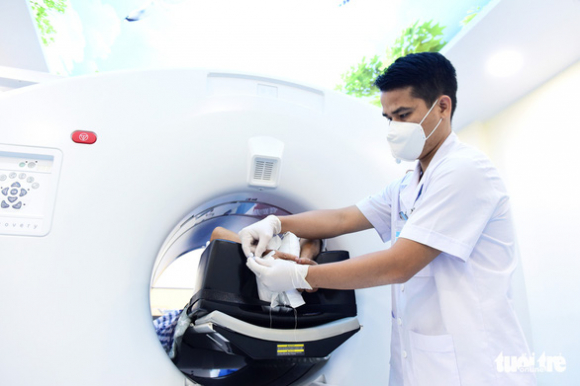 1 Sau Vu Viet A Can Bo Phu Trach Mua Sam Thiet Bi O Tphcm Da Nghien Cuu Ky Nhung Luon Lo Lang