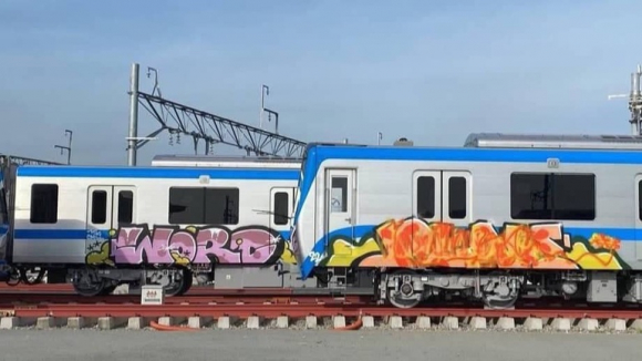 2 Vet Ve Bay Tai 2 Toa Tau Metro So 1 Duoc Che Lai Bang Bang Keo
