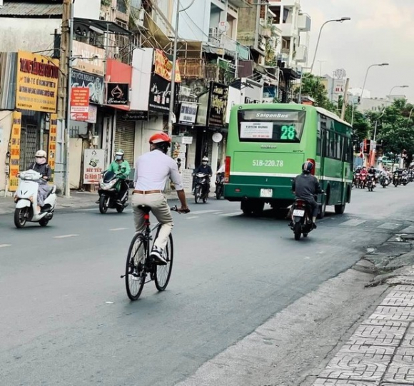 3 Dap Xe Di Lam Bung No Thoi Xang Tang Va Bao Gia Bi Nhieu Nguoi Cho La Phi Thuc Te Vay Nguoi Trong Cuoc Noi Gi