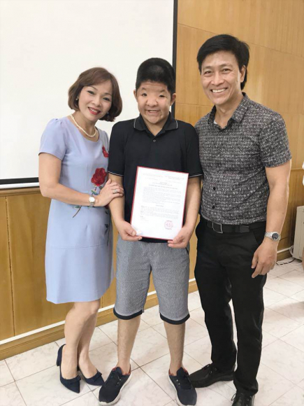 6 Nghe Si Quoc Tuan Hanh Trinh 17 Nam Dua Con Di Khap Noi Chua Benh Hiem Gap Tu Bo Ca Su Nghiep Gio Cuoc Song The Nao