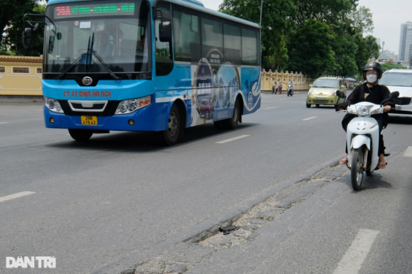 1 Duong Duoi Chan Du An Nhon   Ga Ha Noi Nat Sau Khi Duoc Hoan Tra