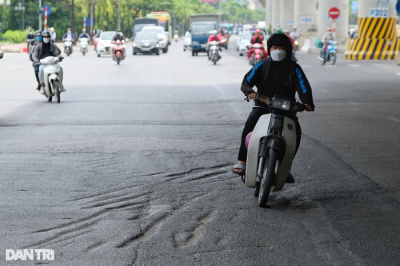 2 Duong Duoi Chan Du An Nhon   Ga Ha Noi Nat Sau Khi Duoc Hoan Tra