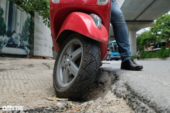 4 Duong Duoi Chan Du An Nhon   Ga Ha Noi Nat Sau Khi Duoc Hoan Tra