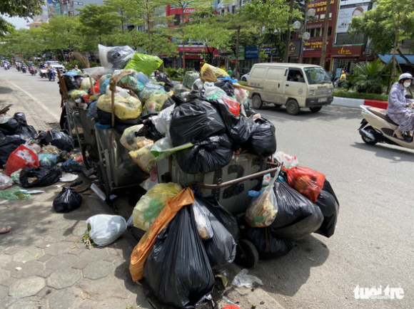 1 Bai Rac Xuan Son Ha Noi Tam Dung Nhan Rac