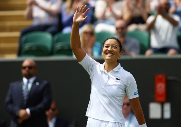 1 Nu Tay Vot Nguoi Phap Goc Viet Tiep Tuc Gay Soc Wimbledon 2022