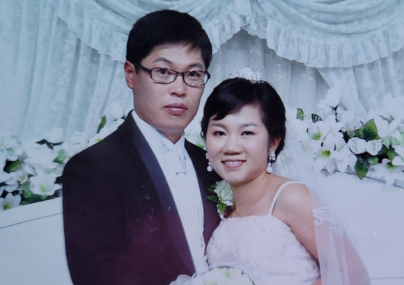 2 Co Gai Ngheo Doi Doi Nho Cuoi Anh Nong Dan Han Quoc