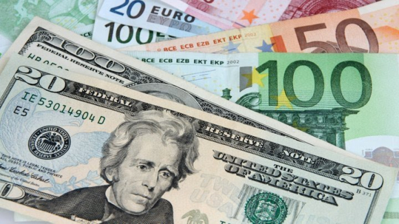 1 Ty Gia Euro So Voi Usd Giam Xuong Muc Thap Nhat Trong 2 Thap Ky