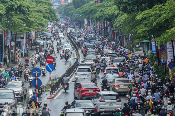 11 Duong Pho Ha Noi Tac Khong Loi Thoat Sau Con Mua Tam Ta