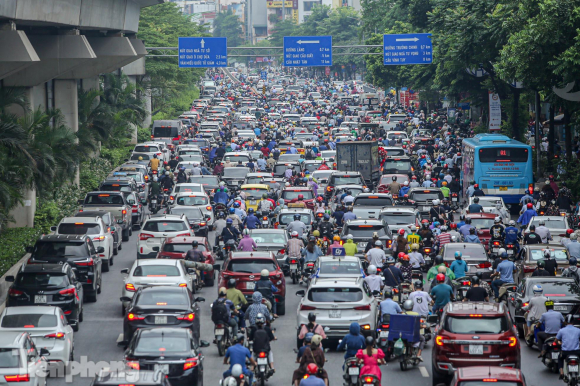 1 Duong Pho Ha Noi Tac Khong Loi Thoat Sau Con Mua Tam Ta