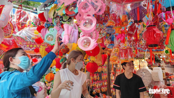 1 Don Trung Thu 2022 Long Den Viet Ap Dao Hoan Toan Hang Trung Quoc