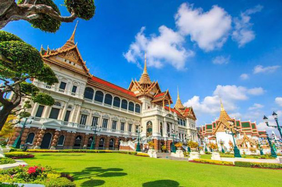 18 Ghe Tham Cac Cung Dien Noi Cac Vi Vua Nu Hoang Duong Nhiem Tren The Gioi Van Dang Sinh Song Hien Nay