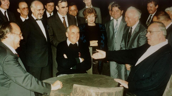 4 Phan Ung Truoc Cai Chet Cua Gorbachev Loi Noi Cua Ong Ay Khien Chung Toi Tro Nen Manh Me