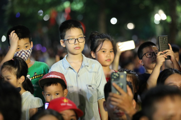 3 Rieng Linh Vuc San Khau Co 229 Nghe Si Nhan Dan 1208 Nghe Si Uu Tu