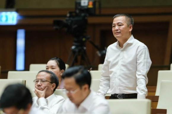 1 Dai Bieu Quoc Hoi Nguyen Lan Hieu Toi De Xuat Bo Tu Xa Hoi Hoa Y Te
