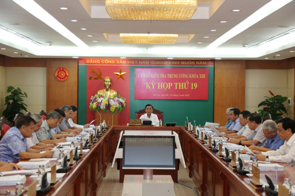 2 Sai Pham Cua Nguyen Bo Truong Phung Xuan Nha Den Muc Phai Ky Luat