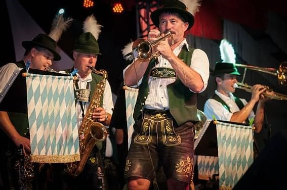 1 Le Hoi Oktoberfest Vietnam Hieu Van Hoa Duc Qua Am Thuc Va Am Nhac