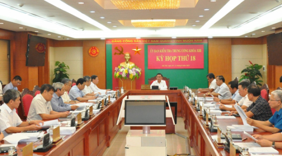 3 Loat Quan Chuc Tinh Hai Duong Sa Lay Trong Vu Viet A