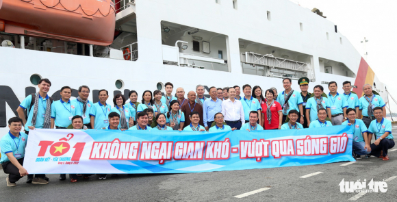 1 Gan 150 Dai Bieu Tphcm Tham Chien Si Va Nguoi Dan Cac Dao Tay Nam Cua To Quoc