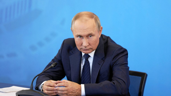 1 Chien Su Nga   Ukraine Ong Putin Kho Ca Trong Lan Ngoai