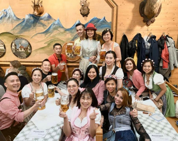 1 Nguoi Viet Voi Niem Vui Hoi Ngo Tai Le Hoi Bia Duc Oktoberfest