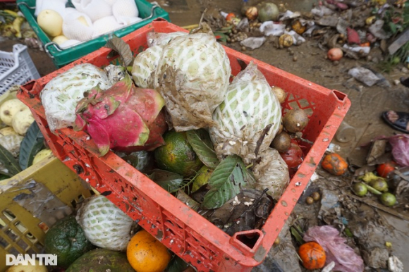 4 Nguoi Da Nang Khoc Nghen Sau Mua Lu Nuoc Cuon Troi Het That Roi