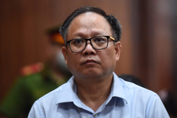 1 Ong Tat Thanh Cang Xin Toa Khoan Hong