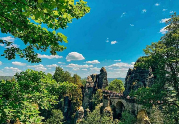 1 Choang Ngop Voi Cau Da Bastei   Mot Trong Nhung Diem Ngam Canh Dep Nhat Chau Au