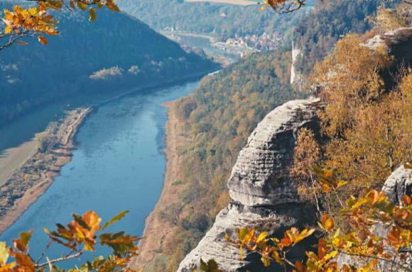 2 Choang Ngop Voi Cau Da Bastei   Mot Trong Nhung Diem Ngam Canh Dep Nhat Chau Au