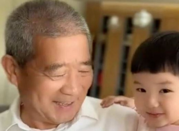 1 Cuoc Song Cua Vo Chong U70 Sinh Con Tung Bi Gia Dinh Phan Doi O Trung Quoc