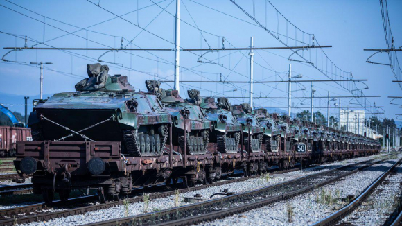 2 Nato Vien Tro Xe Tang T 55 Nang Cap Cho Ukraine