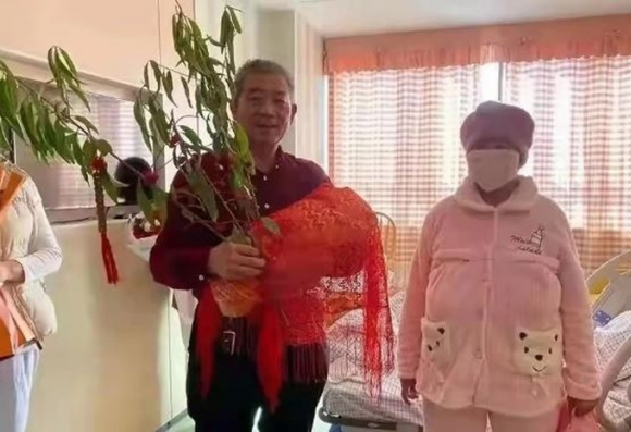 4 Cuoc Song Cua Vo Chong U70 Sinh Con Tung Bi Gia Dinh Phan Doi O Trung Quoc